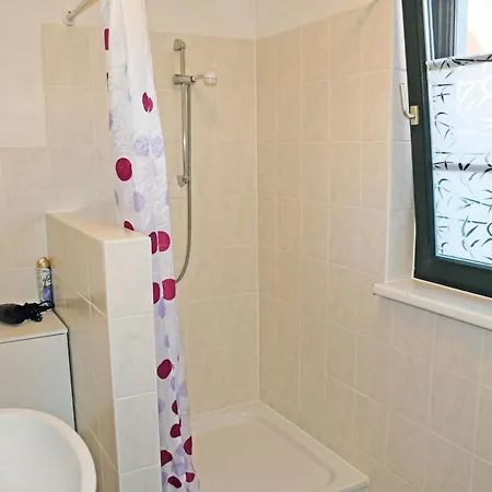 Ruhig Gelegenes Mit Kamin Und Terasse *