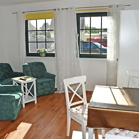 Hébergement de vacances Ruhig Gelegenes Mit Kamin Und Terasse Altenkirchen (Mecklenburg-Vorpommern)