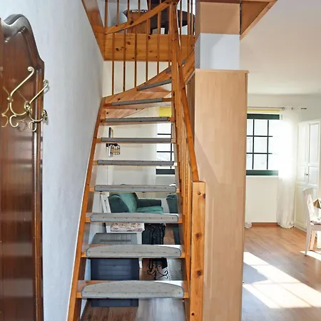 Ruhig Gelegenes Ferienhaus Mit Kamin Und Terasse Holiday home Altenkirchen (Mecklenburg-Vorpommern)