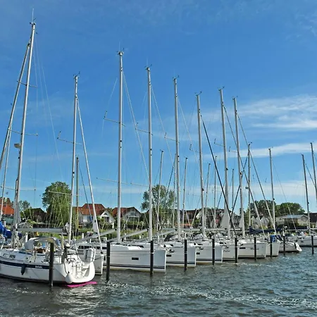 Ruhig Gelegenes Mit Kamin Und Terasse *