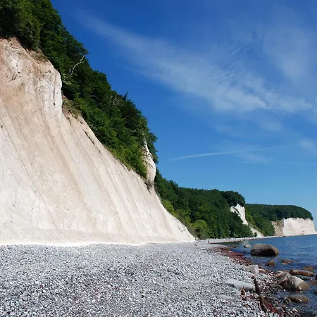 Ruhig Gelegenes Mit Kamin Und Terasse Altenkirchen (Mecklenburg-Vorpommern)